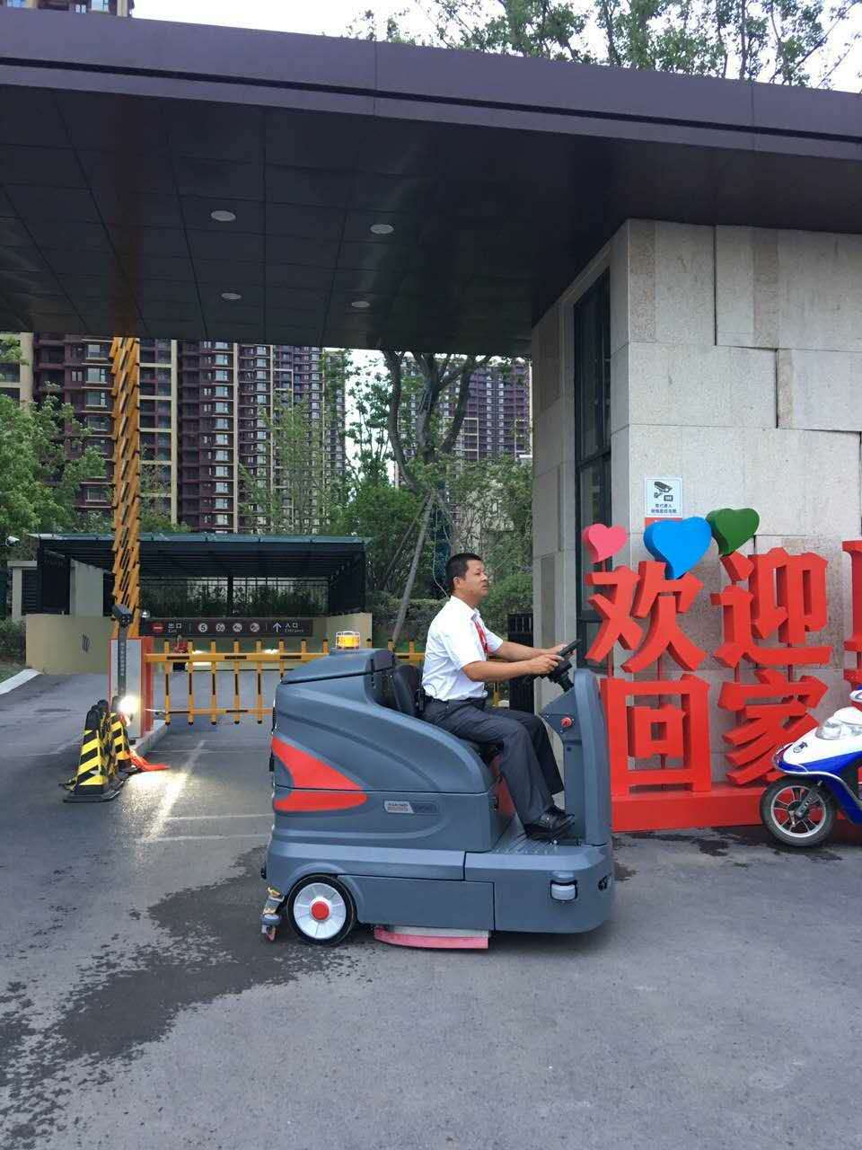 進(jìn)口洗地車一定比國產(chǎn)洗地車好嗎？